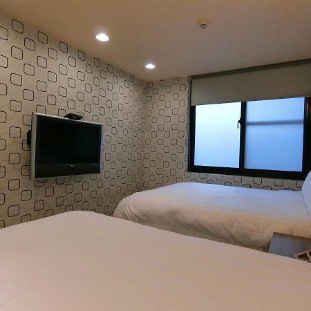 טאיפיי Taiwan Seven Days Boutique Hotel מראה חיצוני תמונה