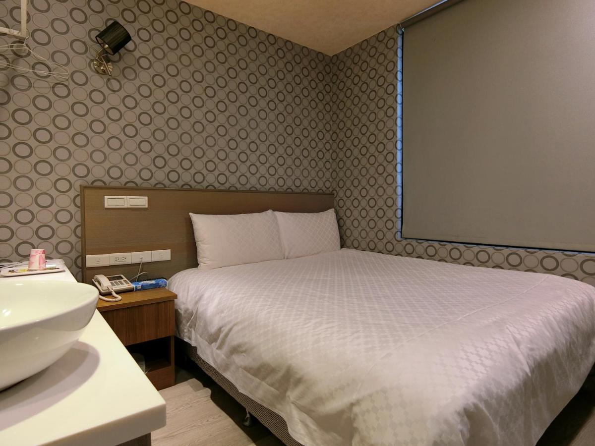 טאיפיי Taiwan Seven Days Boutique Hotel מראה חיצוני תמונה
